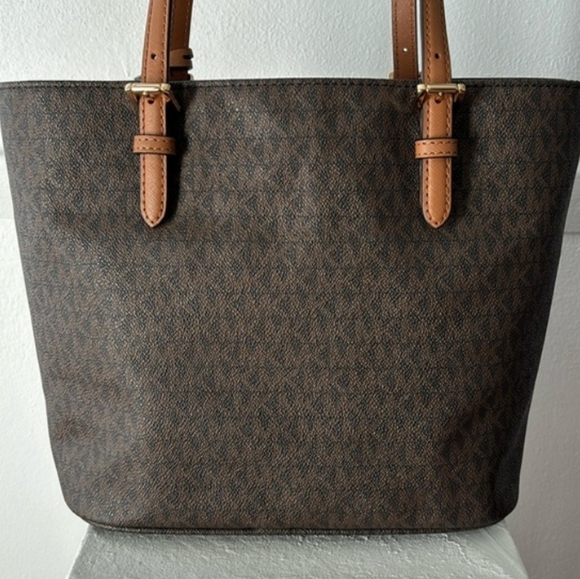 Michael Kors Jet Set Large Logo Pocket Tote Bag - Picture 4 of 16